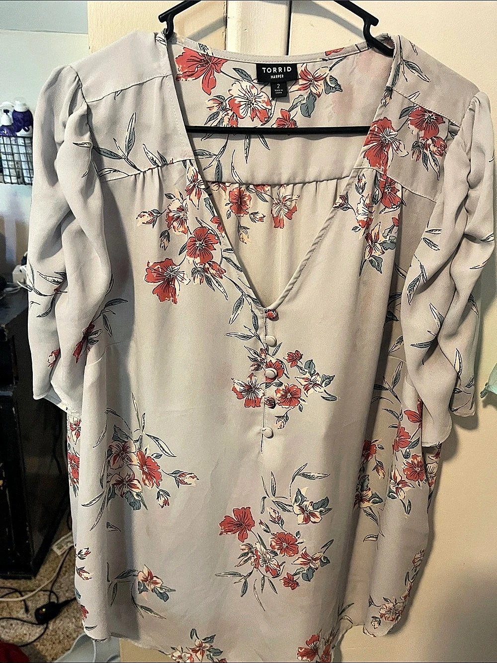 Torrid Harper Blouse Floral Gray & Red Size 2